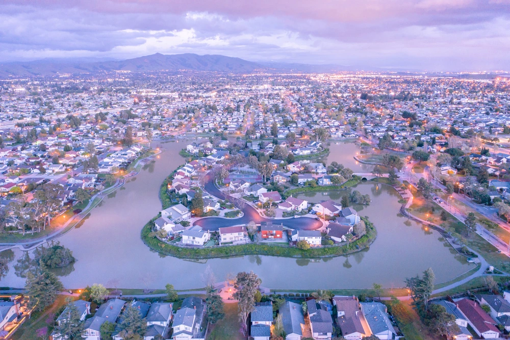 Shutterstock 1677382081