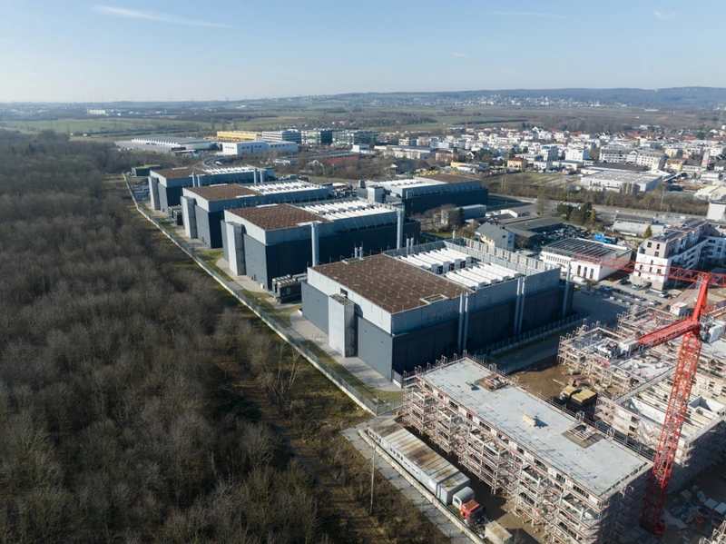 Shutterstock 2594192969